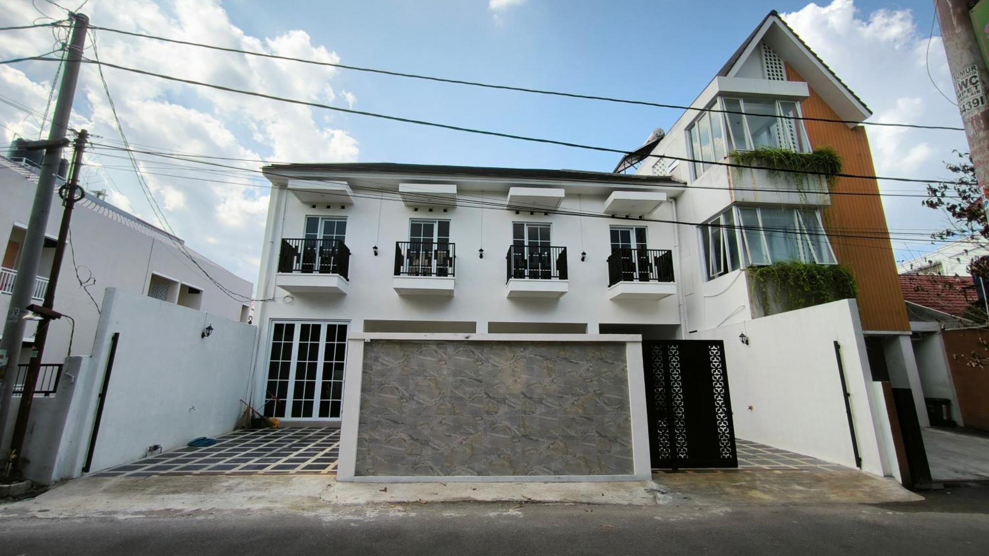 House Of Bedjo Powered By Cocotel ジョグジャカルタ エクステリア 写真